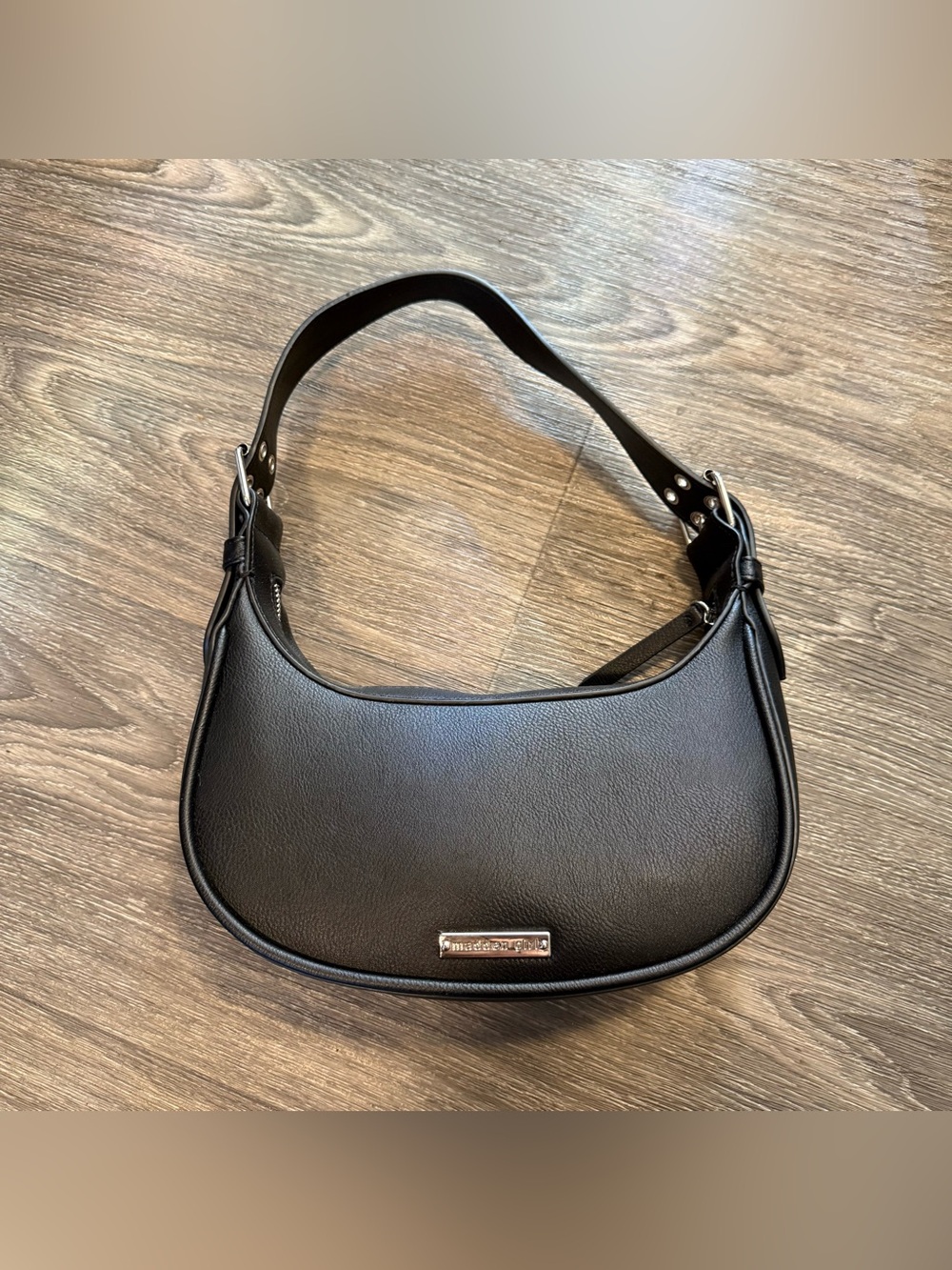 madden girl buckle pebbled leather shoulder bag